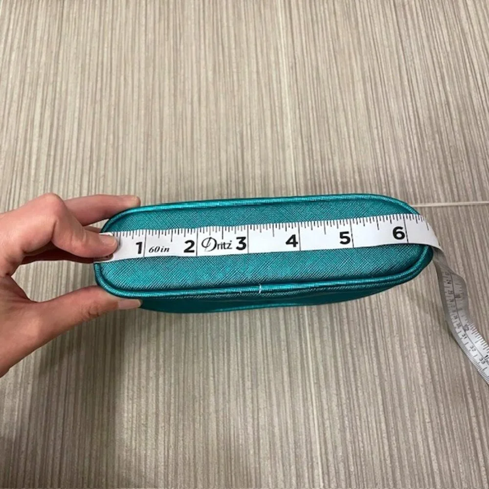 NEW La Mer Metallic Green Zippered Makeup Cosmetic Bag Travel